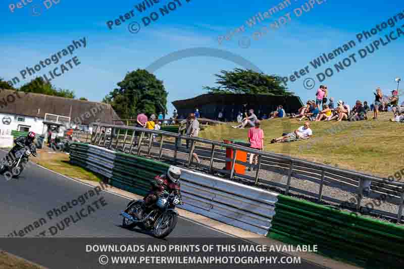 Vintage motorcycle club;eventdigitalimages;mallory park;mallory park trackday photographs;no limits trackdays;peter wileman photography;trackday digital images;trackday photos;vmcc festival 1000 bikes photographs